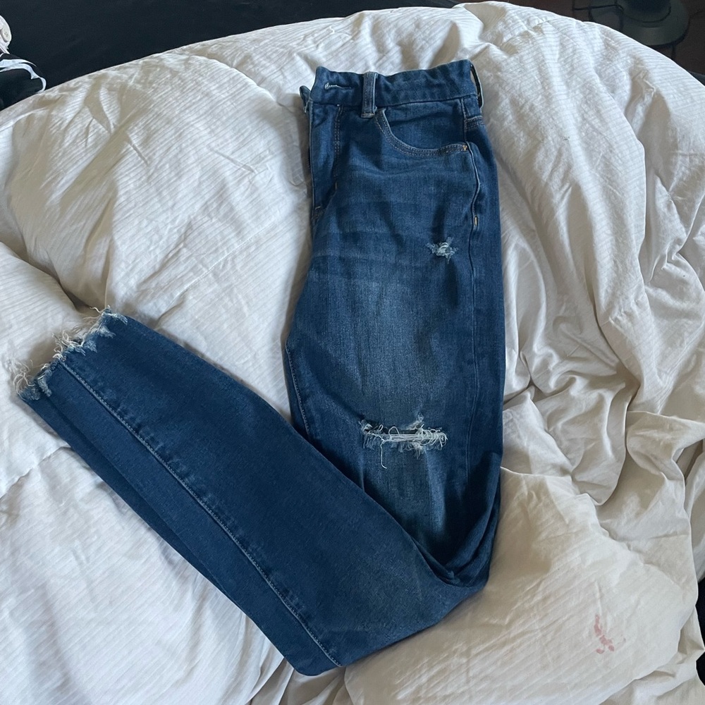 American Eagle “dream jean”